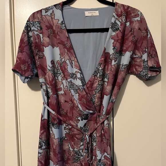 Aritzia Wallace Babaton Floral Wrap Dress Size XS - Picture 4 of 8